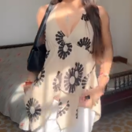 Halter V-Neck Floral Irregular Hem Top（Je mehr Sie kaufen, desto hher der Rabatt）