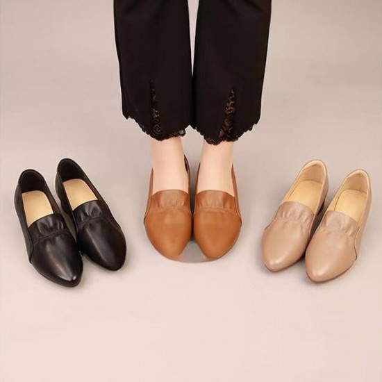 Bequeme Damenschuhe mit niedrigem Absatz aus Synthetikleder