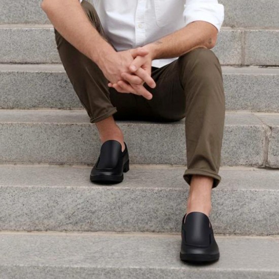 Lssige weite atmungsaktive Herren-Slipper